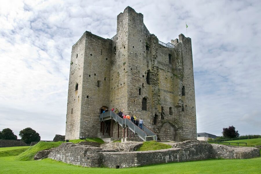 Dublin: Private Boyne Valley and Trim Castle Day Tour - Price and value: what $670 per group really means