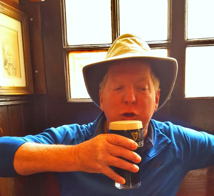 Dublin: Private Pub Tour - Your evening plan: three 80-minute pub stops starting around 7 PM