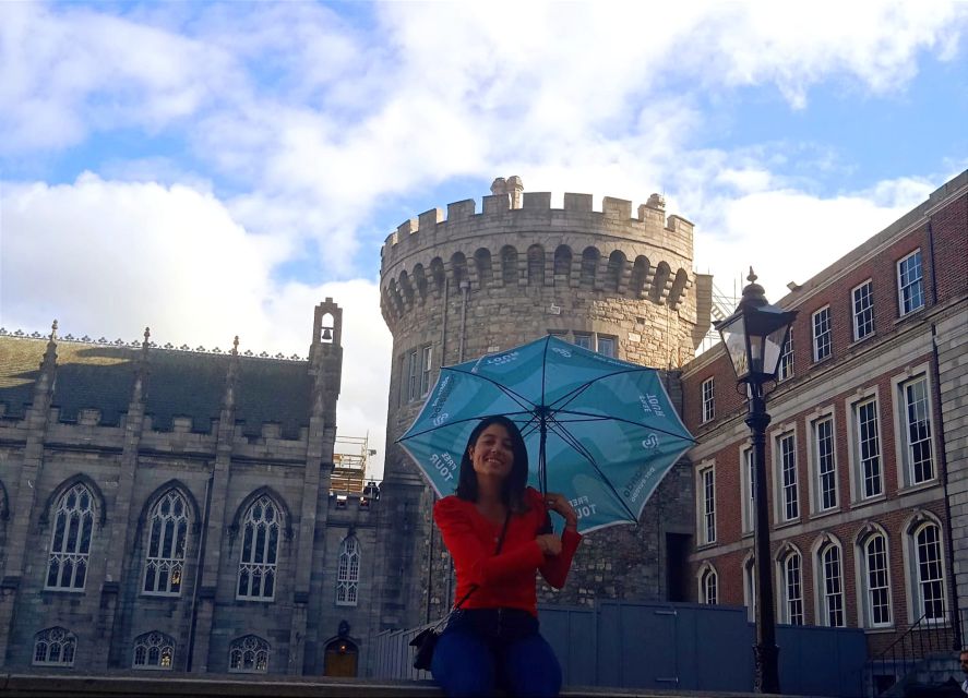 Dublin: Private Tour of City Monuments in Spanish - How pickup works in the city center, and how the guide finds you