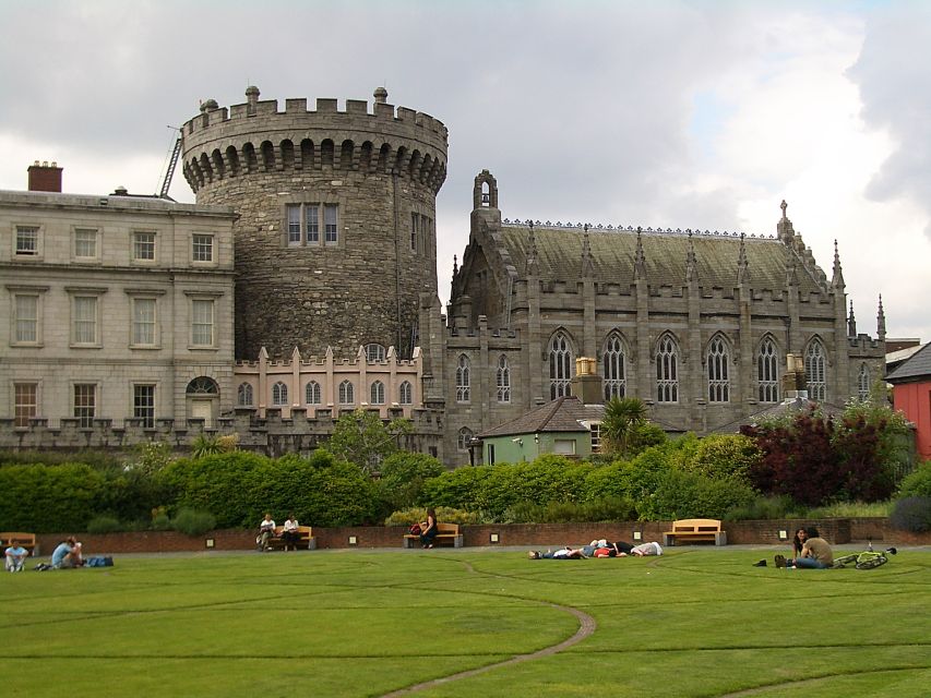 Dublin: Private Tour of City Monuments in Spanish - What is included, and what you should plan separately
