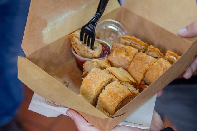 Dublin Private Walking Food Tour With Locals with 10 Tastings - Dublin Castle pass-by: built in 1204, now government business