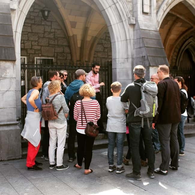 Dublin: Sightseeing Walking Tour in German - O’Connell Street and the 1916 Rising story at the General Post Office