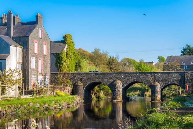 Dublin to Belfast, Dunluce Castle and Giant's Causeway Day Tour - Belfast City Hall walk, then your own time to roam