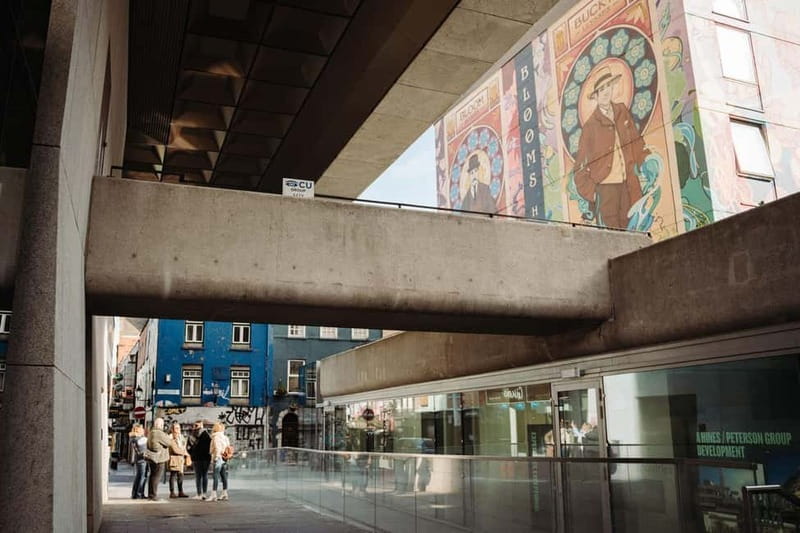 Dublin: Trinity College, Castle, Guinness and Whiskey Tour - How long is it, and what it feels like on your feet
