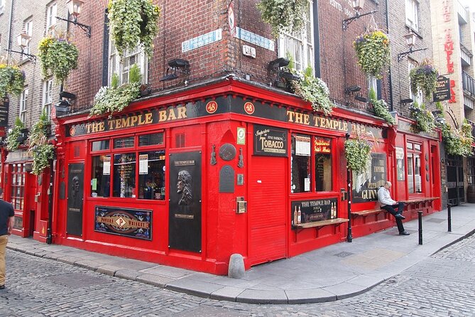 Dublin Walking Tour: Explore Top Sights & Hidden Gems - Temple Bar: 17th-century streets, pubs, and live street energy