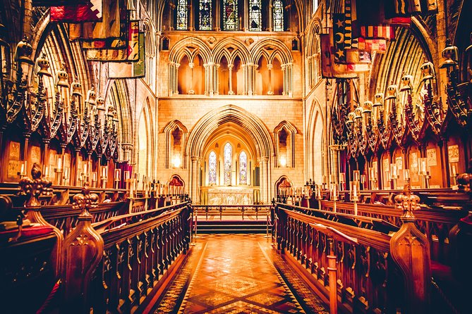 Explore Dublin in 60 minutes with a Local - Stop 4: Crossing the Liffey on a pedestrian bridge for classic views