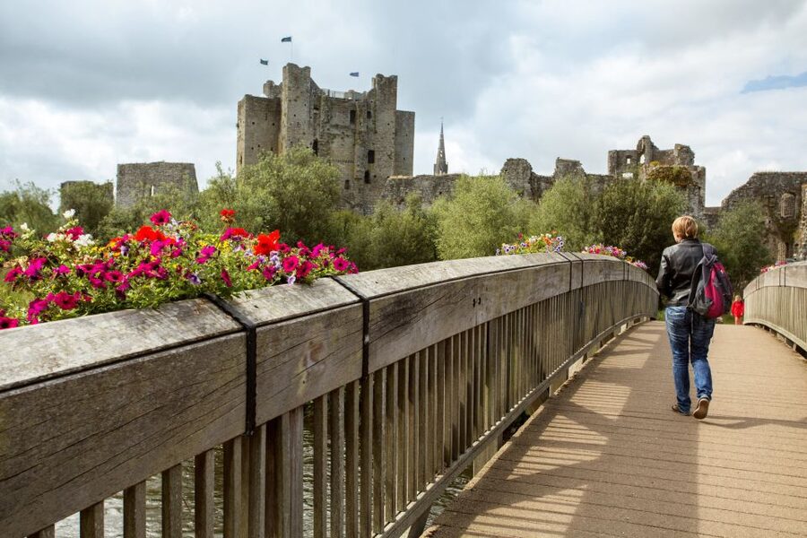 From Dublin: Celtic Boyne Valley and Ancient Sites Tour - What to bring so the day feels easy, not annoying
