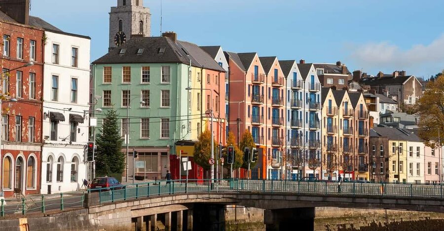 From Dublin:Cork,Cahir Castle,Rock of Cashel Tour in Spanish - Should You Book This Dublin to Cork, Cahir Castle, and Rock of Cashel Tour?