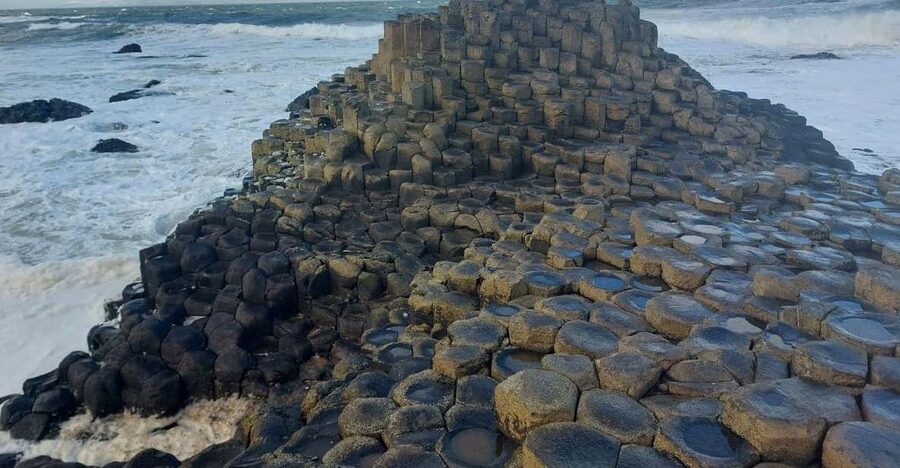 From Dublin: Giants Causeway Private Tour - Belfast Peace Wall and Murals: Reading The Troubles, Not Just Seeing Paint