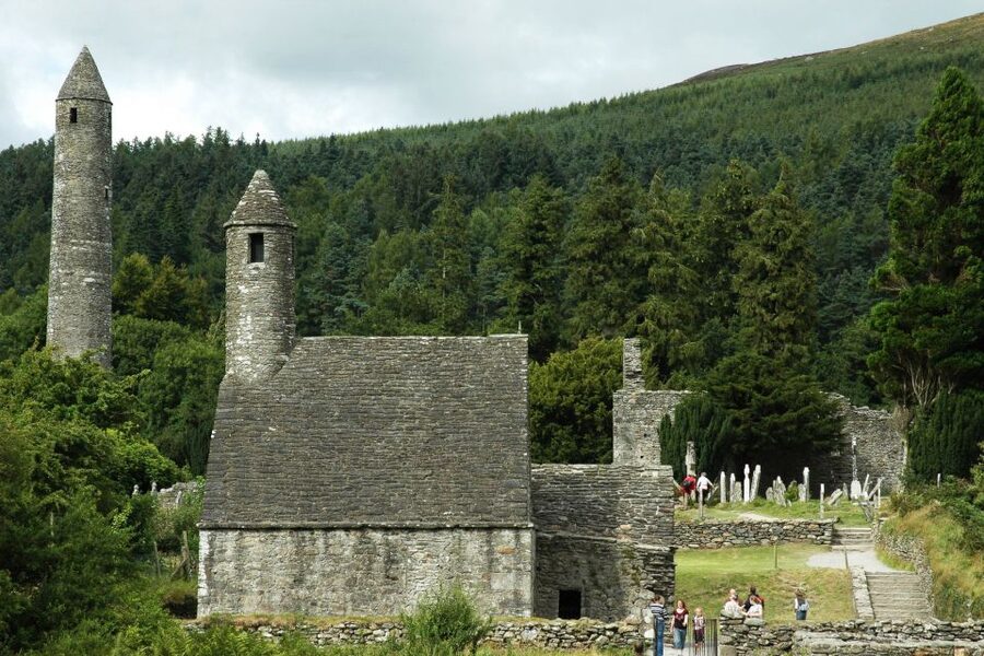 From Dublin: Wicklow Mountains, Glendalough & Kilkenny Tour - Movie Locations on the Drive: P.S. I Love You and Braveheart