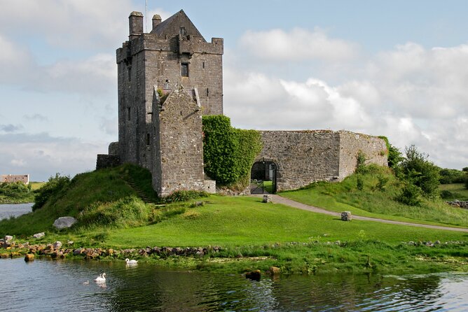 Full-Day Private Tour in West Coast of Ireland - Cliffs of Moher: the photo spots, timing, and weather gear