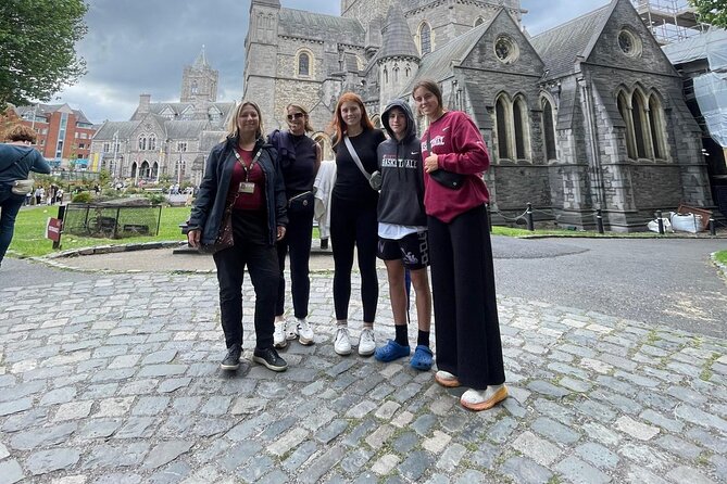 Kid friendly Dublin Highlights Private Guided Tour for Families - Why a 2.5-hour private family route is smart in Dublin