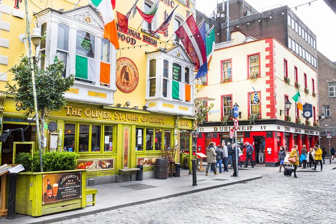 Private Dublin Tour with a Local, Highlights & Hidden Gems Personalised - St Stephen’s Green: a break that feels like Dublin life