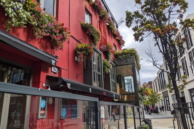 Private Guided Tour of Dublin in French - Grafton Street, where shopping meets street energy