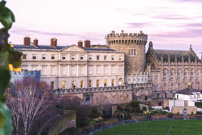 Private Luxury Tour of Dublin - Malahide Castle and Gardens for a Medieval Pause