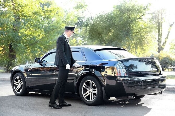 Private One-way Airport Transfer Dublin Airport To Dublin - Meet and greet at Dublin Airport, where the driver actually finds you