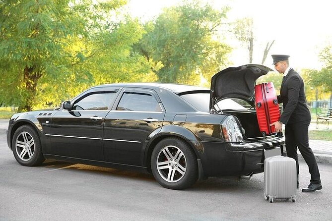 Private One-way Airport Transfer Dublin Airport To Dublin - The drive to your Dublin hotel, what comfort looks like in 30 minutes