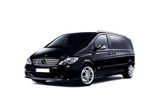 Private Transfer from Dublin city Center to Dublin airport One way Minivan - The 30-minute Dublin Airport drive: comfort, timing, and what to expect from the trip