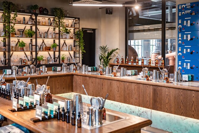 Roe & Co Distillery Experiences - Two Workshop Options: Blending in Room 106 or the 5 Pillars