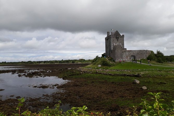 Scogliere di moher e Galway in italiano - Galway on a schedule: Spanish Arch, swans, and riverfront time