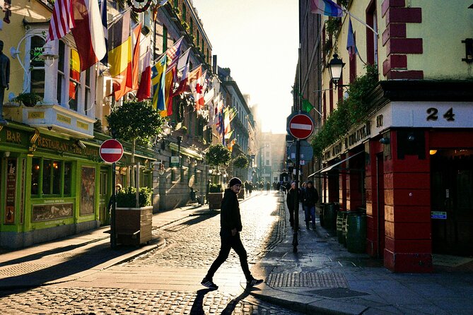 Self-Guided Scavenger Hunt: Dublin Adventure - Role Choices (Braniac, Photographer, Mapper) That Help Groups Actually Coordinate