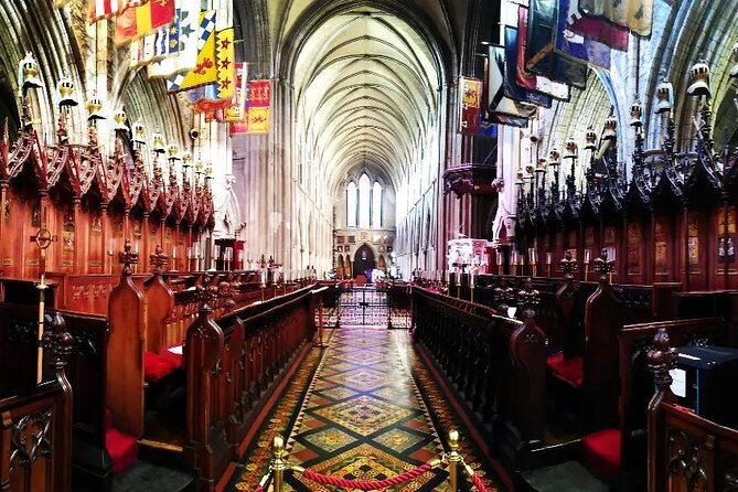 Semi-Private (8people max) 2.5 Hr Dublin Walking Tour - Temple Bar: The Famous Streets, Plus Where the Local Story Changes