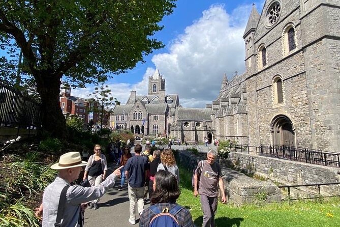 Small Group-Dublin Walking Tours - Temple Bar and Ha’penny Bridge: trade, travel, and nightlife street energy