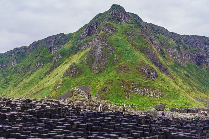 Spanish Belfast And Giants Causeway Tour - Dunluce Castle: a quick photo stop with Game of Thrones energy
