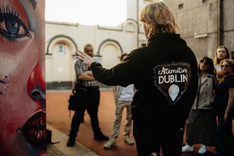 Street Art Walking Tour - Tips for respecting the art and keeping the vibe right