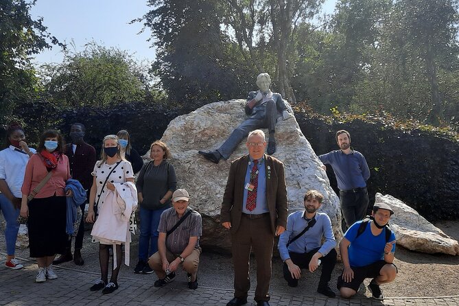 Walking tour in Merrion Square Park - Dublin Rogues Tour - Practical Tips That Make the Walk Feel Effortless
