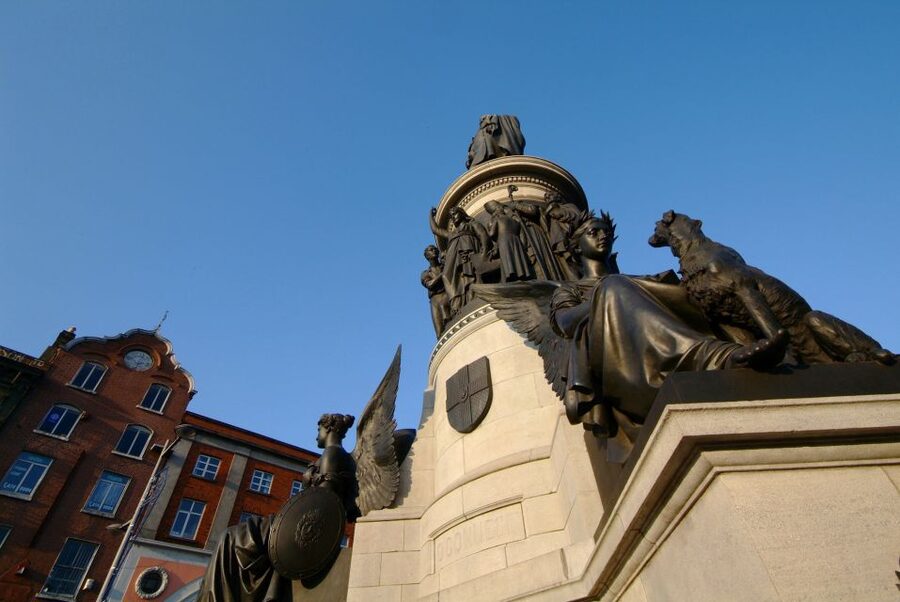 Walking Tour of Dublin - Trinity College Area: Writers and Heritage in Real City Space